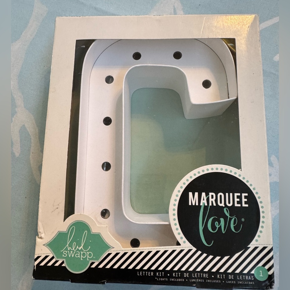 🛍️ NEW Heidi Swapp American Crafts LED “C” Marquee Love Letter